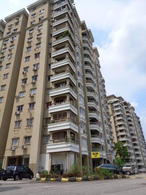 The Nest - Cozy 3-Bedroom Condo, Shah Alam Exterior foto